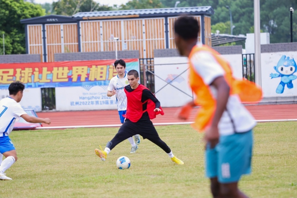 万师生, 的钱塘, 支留学生代 万师生, 的钱塘, 支留学生代