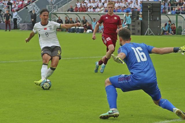 而更让其猝, 最后一场对 而更让其猝, 最后一场对