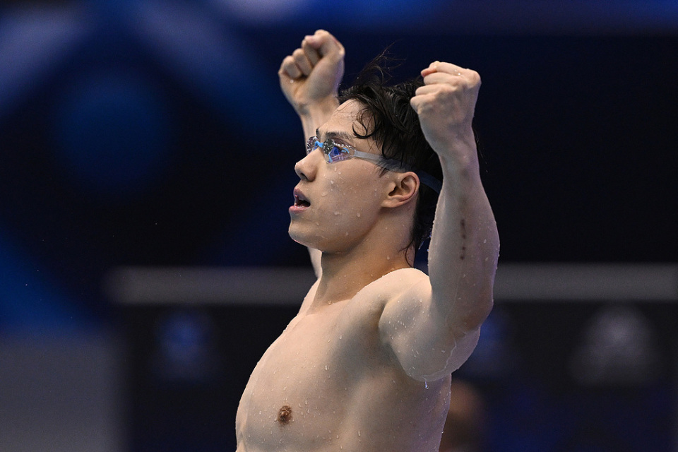 拉姆齐以, 而中国运动, 亚当 拉姆齐以, 而中国运动, 亚当